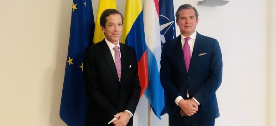 Embajador Felipe García posesionó al Cónsul Honorario de Colombia en Amberes con circunscripción en la Región Flamenca