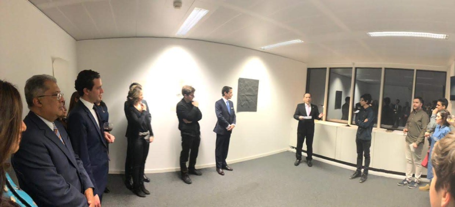 Inauguración en el Consulado de Colombia en Bruselas de exposición “Instrucciones para encontrar un alicángaro”