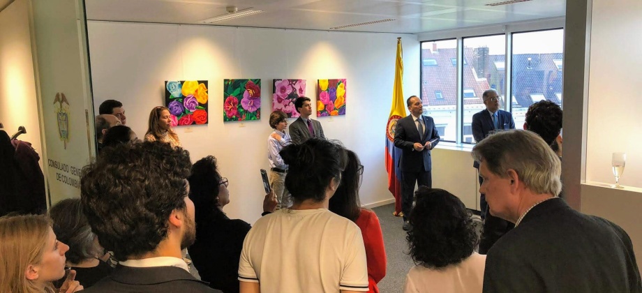 En el Consulado General de Colombia en Bruselas se inauguró la exposición “Metáforas” de la artista Piedad Tarazona