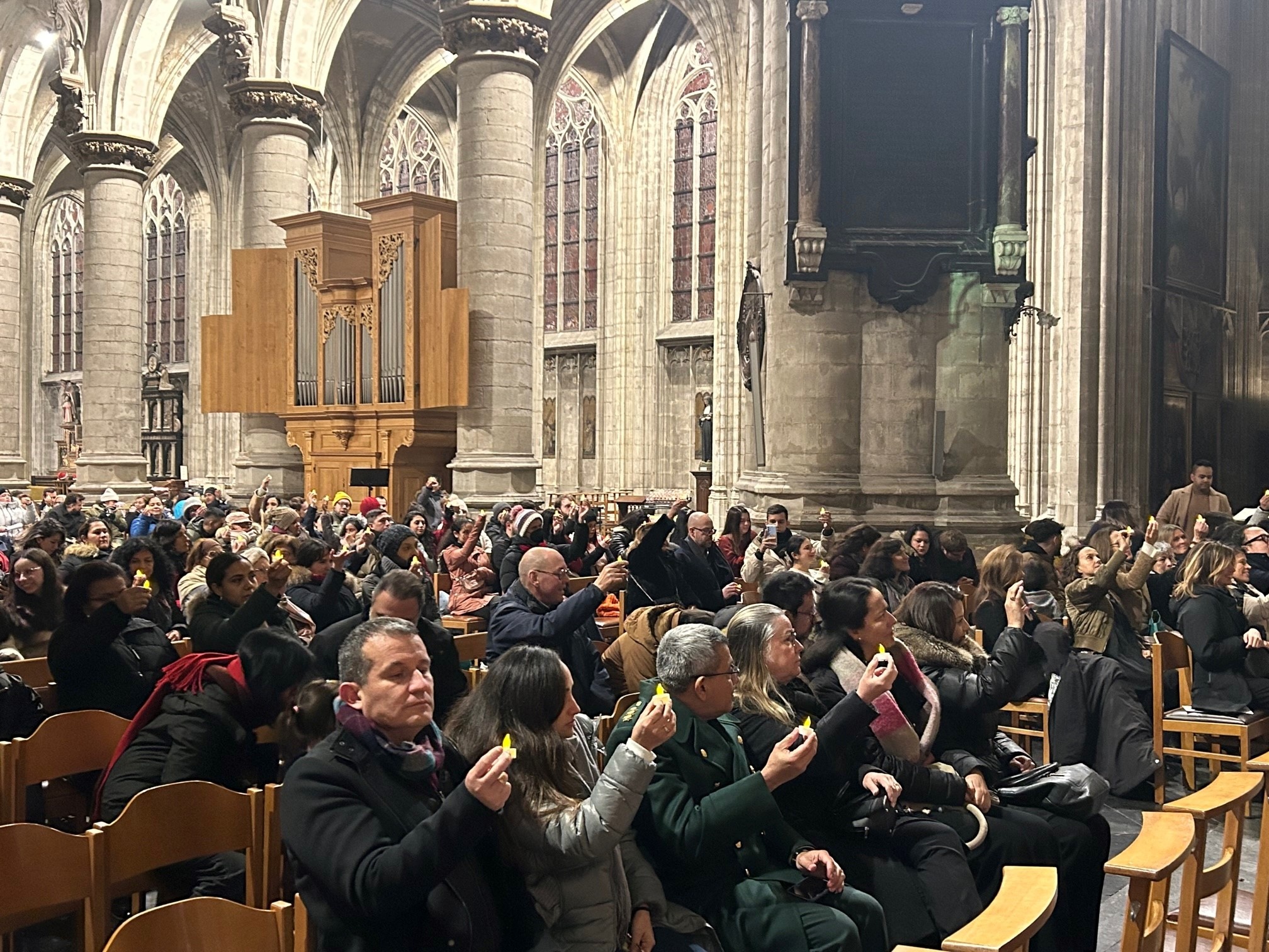 Consulado de Colombia en Bruselas celebró 'Noche de Velitas Conecta con tus Raíces'